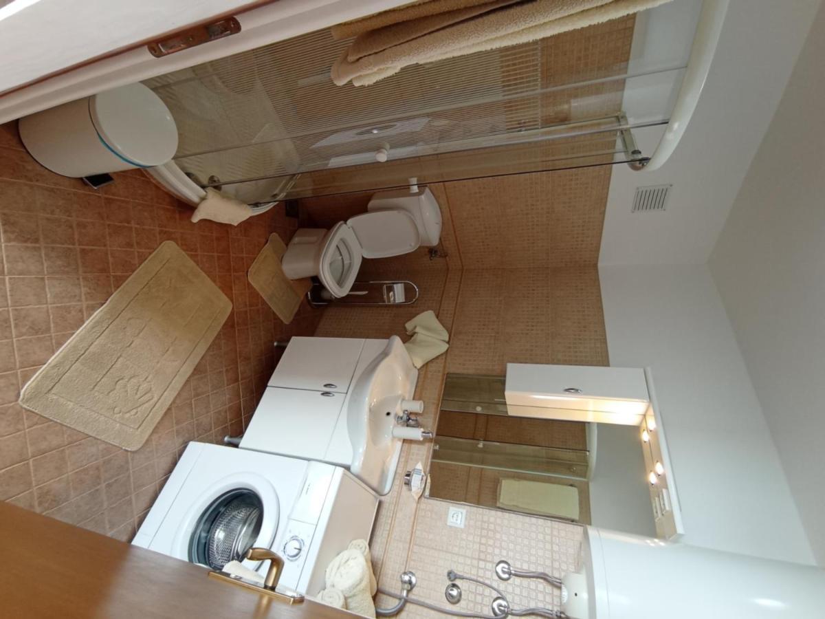 Apartments Tina พูลา ภายนอก รูปภาพ