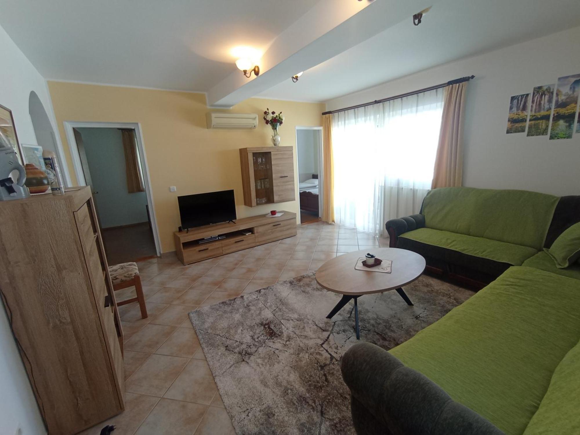 Apartments Tina พูลา ภายนอก รูปภาพ